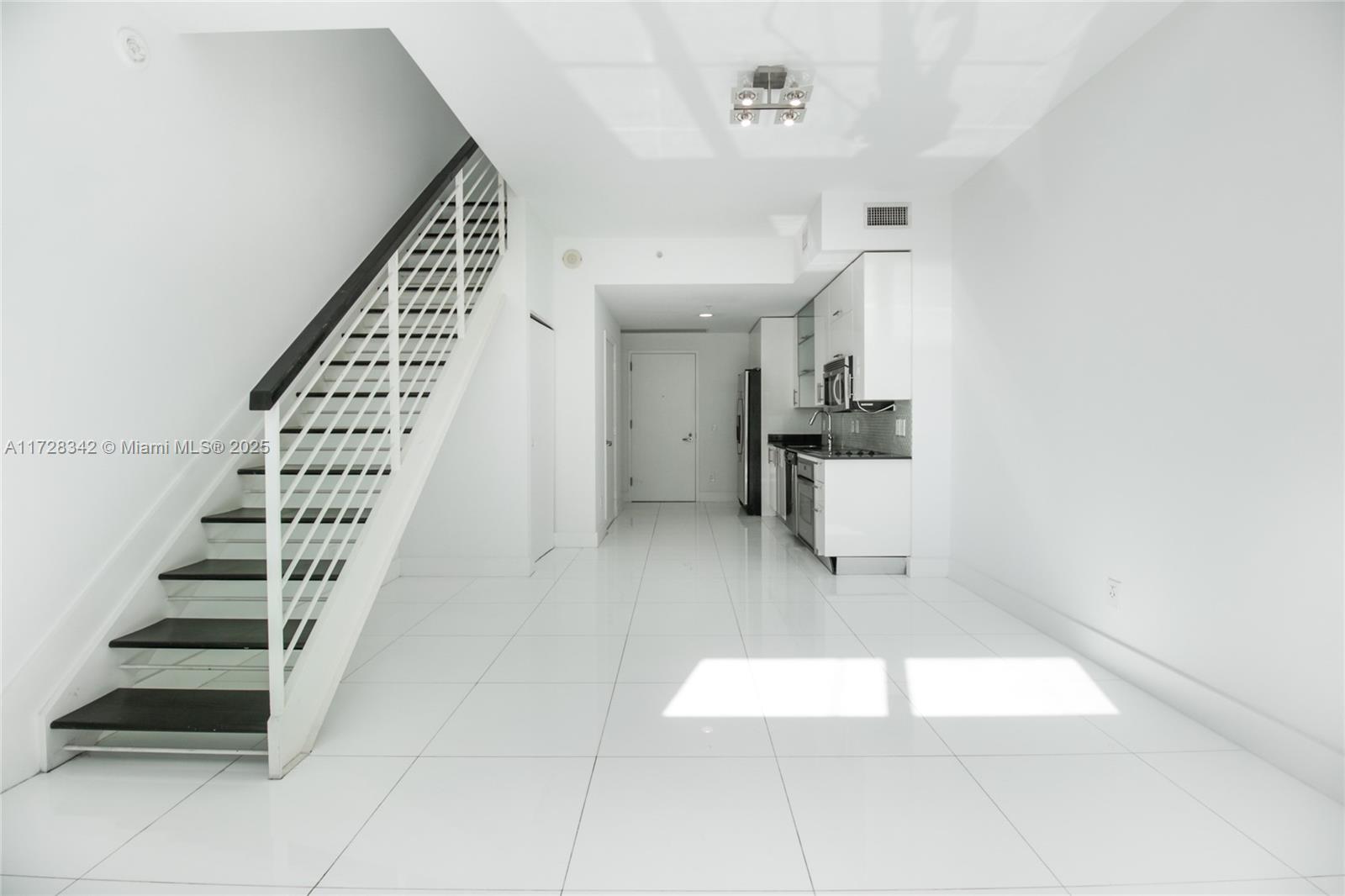 60 SW 13 ST #2208, Miami FL 33130