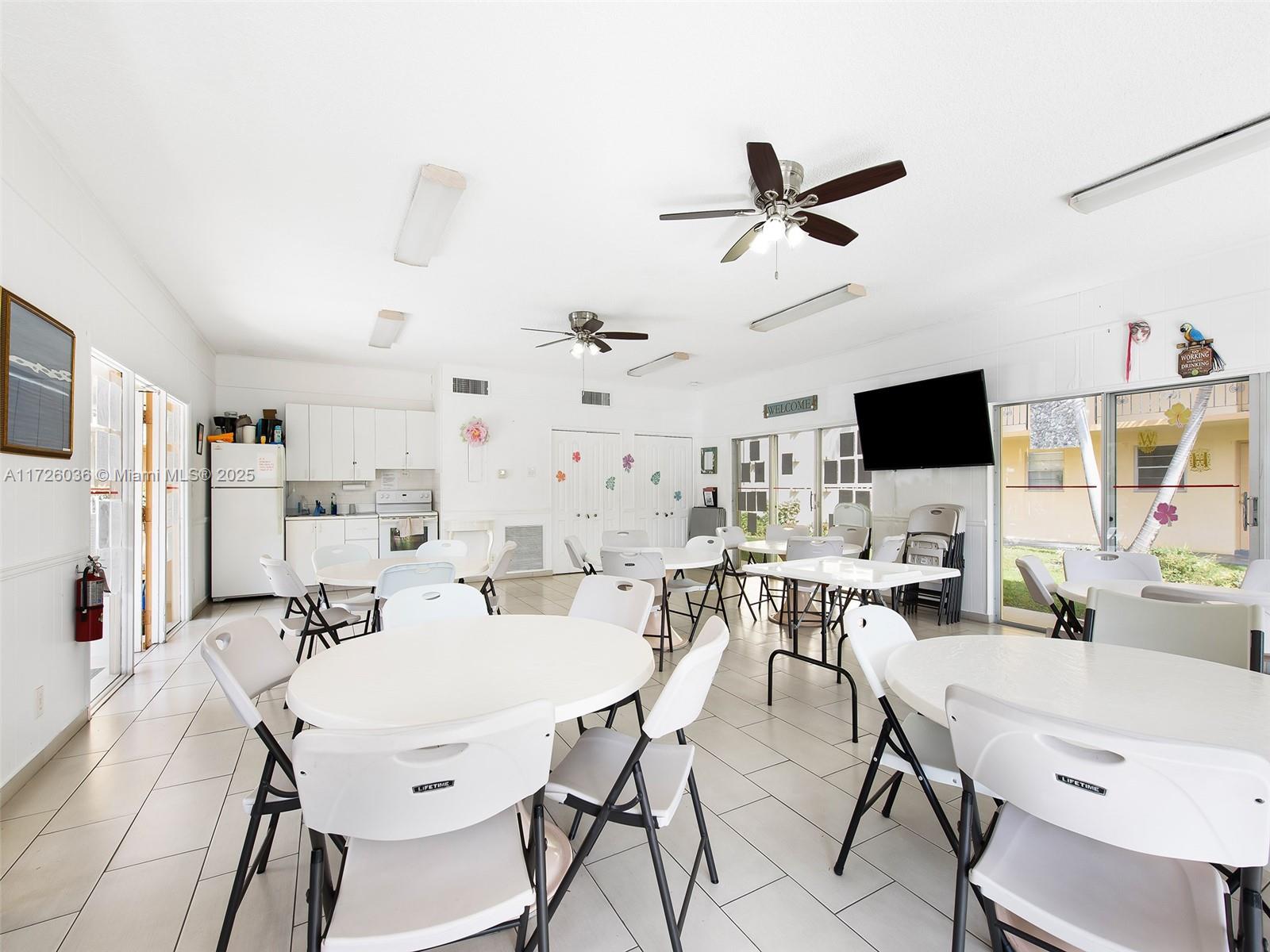 2145 Pierce St #320, Hollywood, Florida image 13