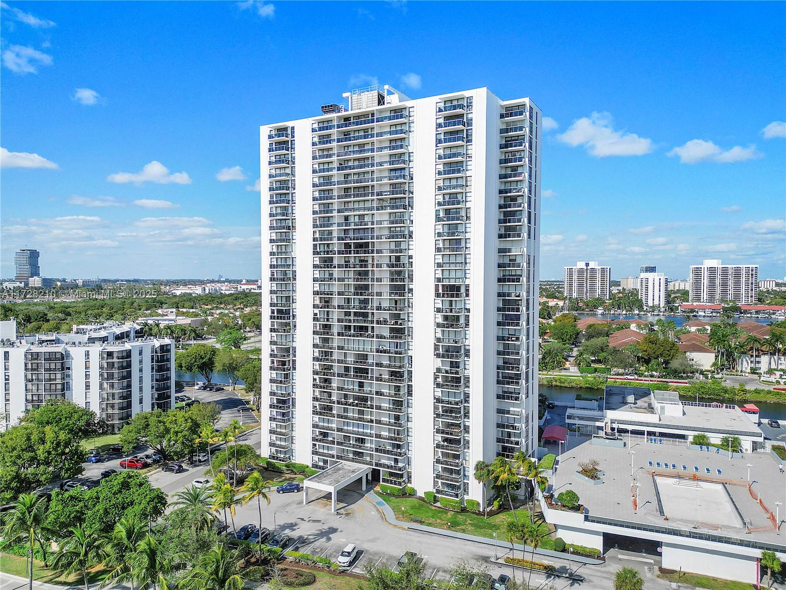 3625 N Country Club Dr #410, Aventura, Florida image 1