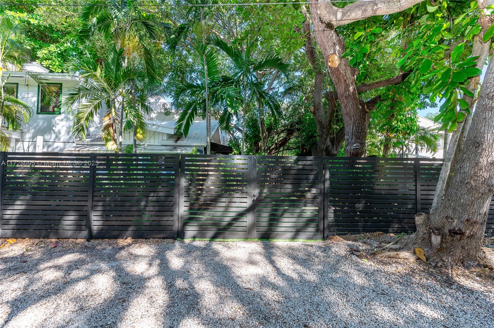 2869 Shipping Ave, Coconut Grove, Florida image 39