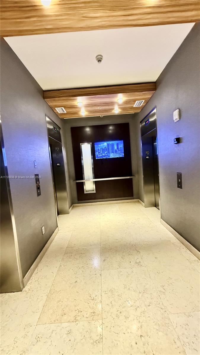 60 SW 13th St #1622, Miami FL 33130