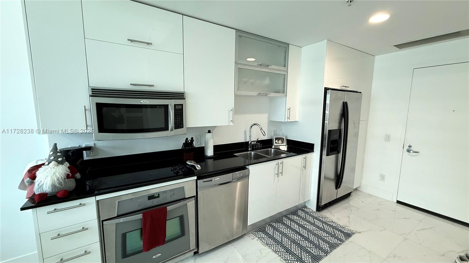 60 SW 13th St #1622, Miami FL 33130