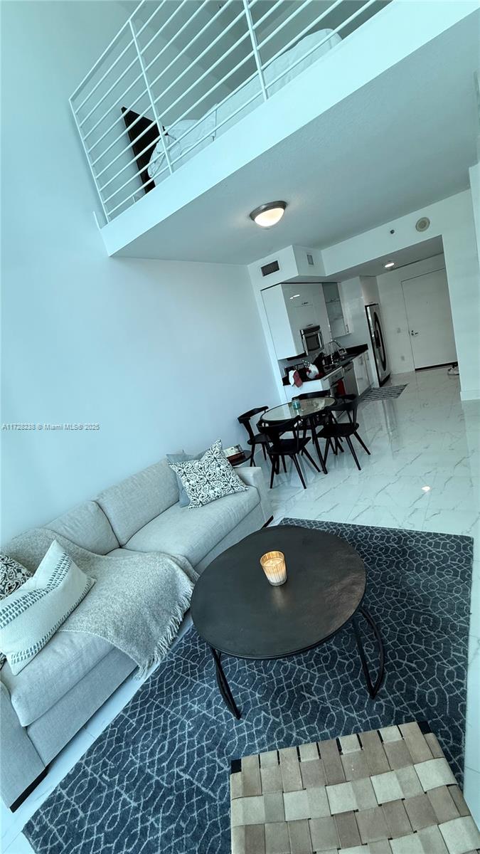 60 SW 13th St #1622, Miami FL 33130