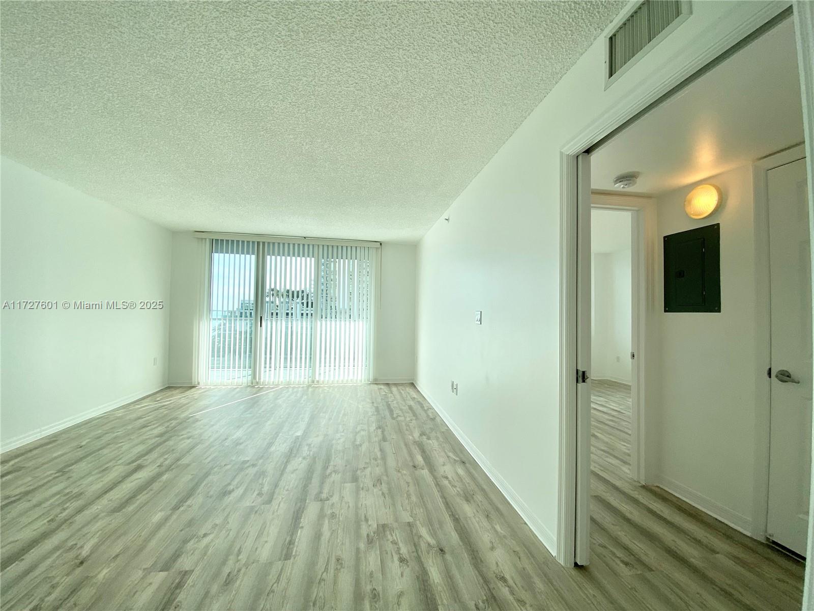 1155 Brickell Bay Dr #607, Miami FL 33131