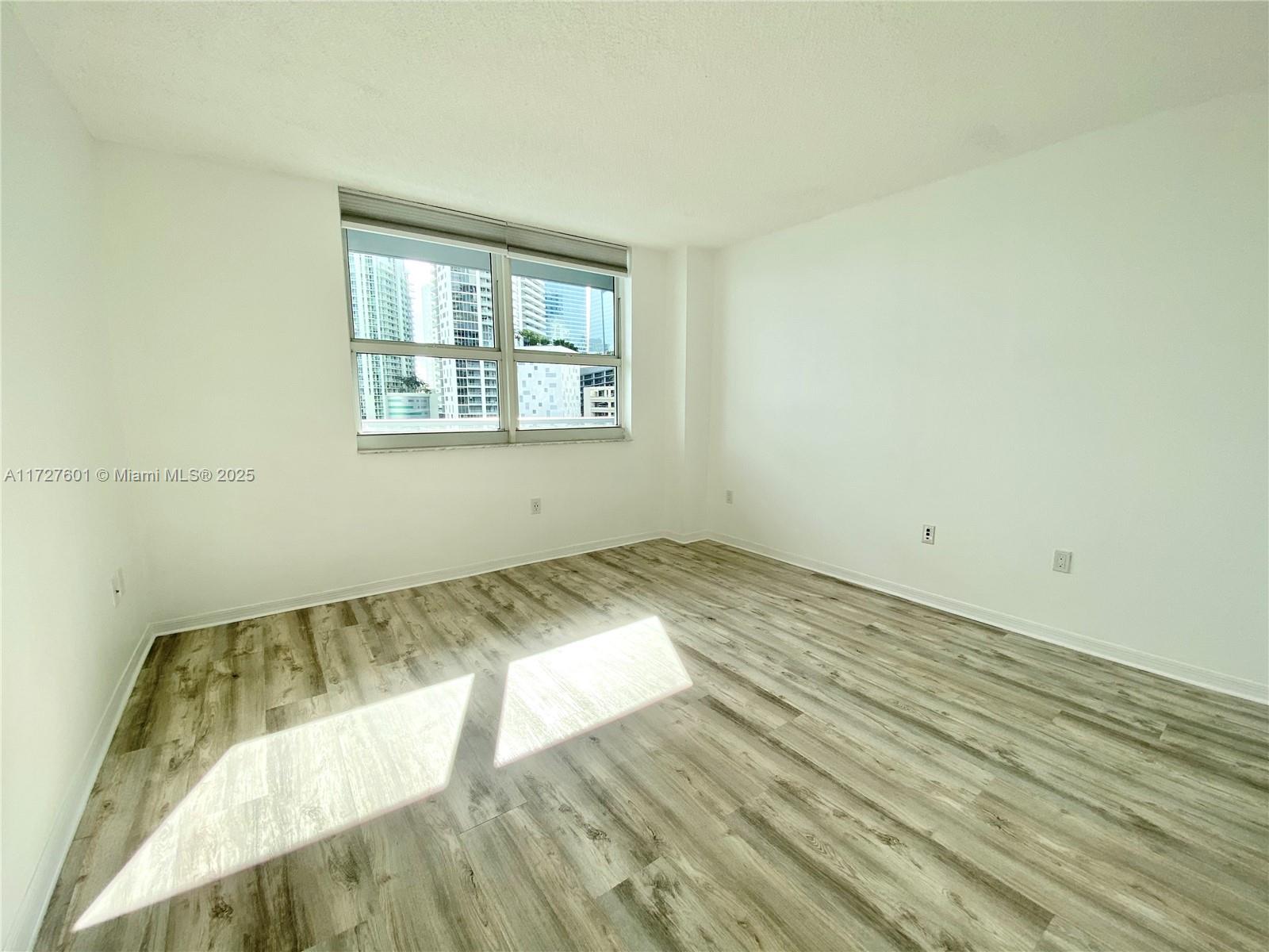 1155 Brickell Bay Dr #607, Miami FL 33131