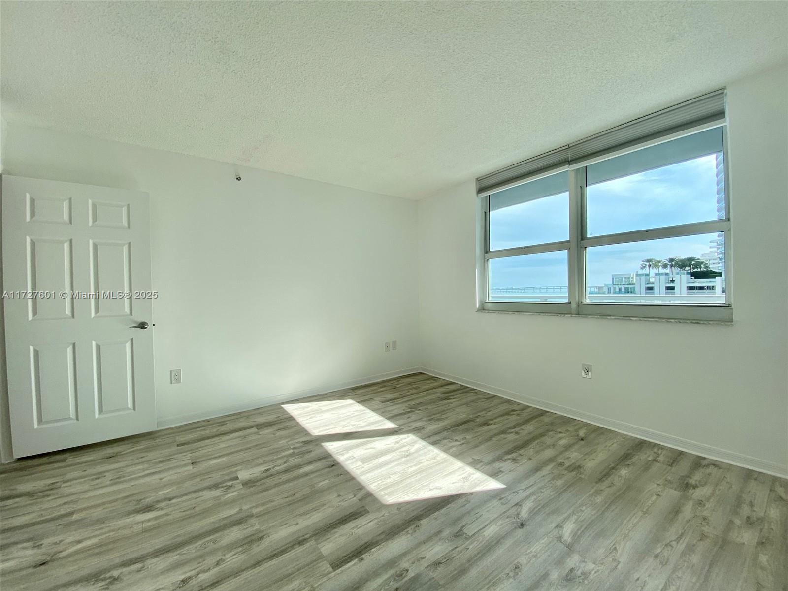 1155 Brickell Bay Dr #607, Miami FL 33131