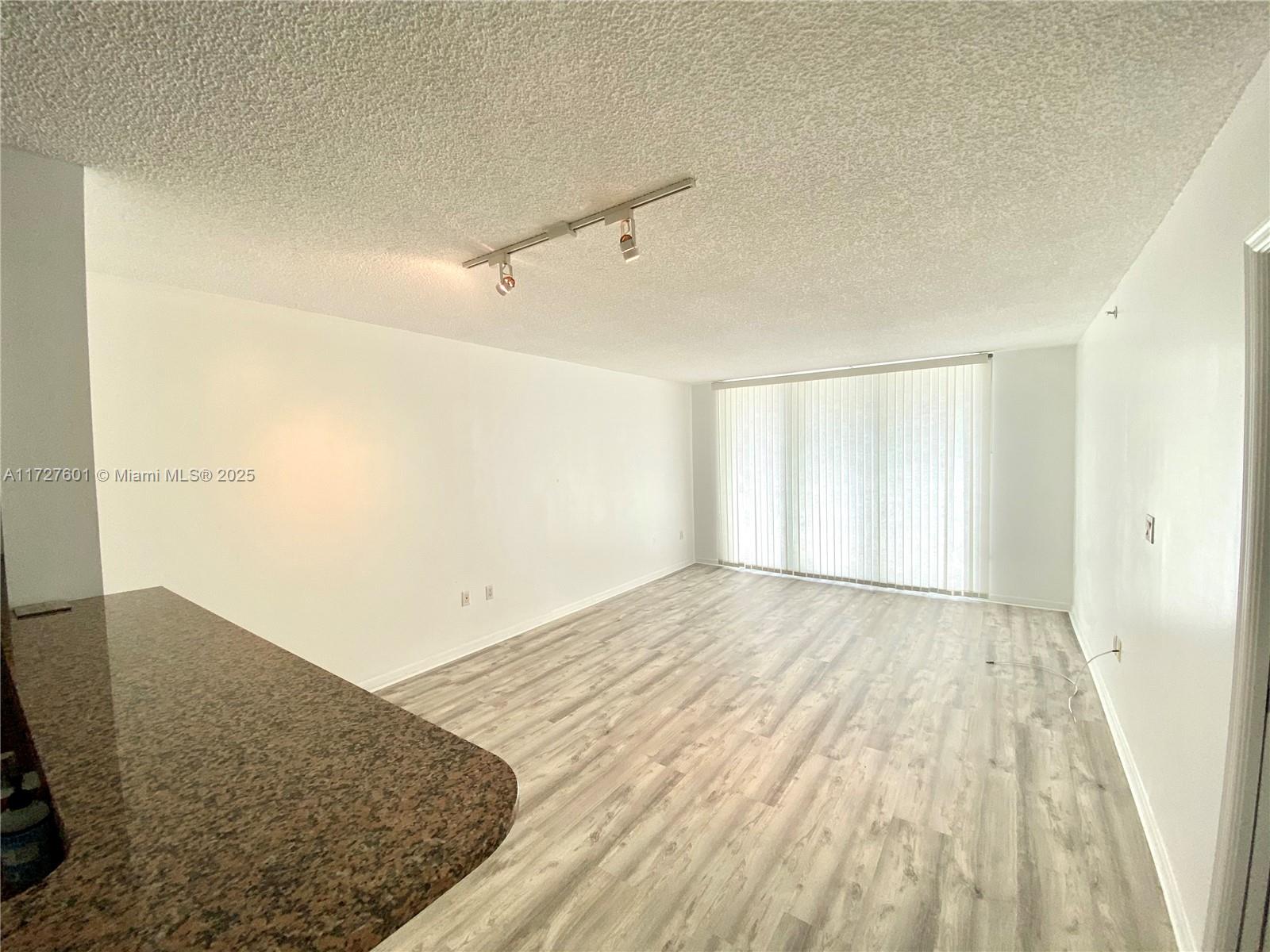 1155 Brickell Bay Dr #607, Miami FL 33131