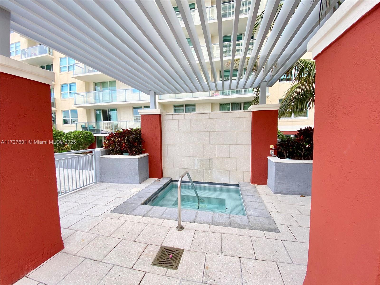 1155 Brickell Bay Dr #607, Miami FL 33131