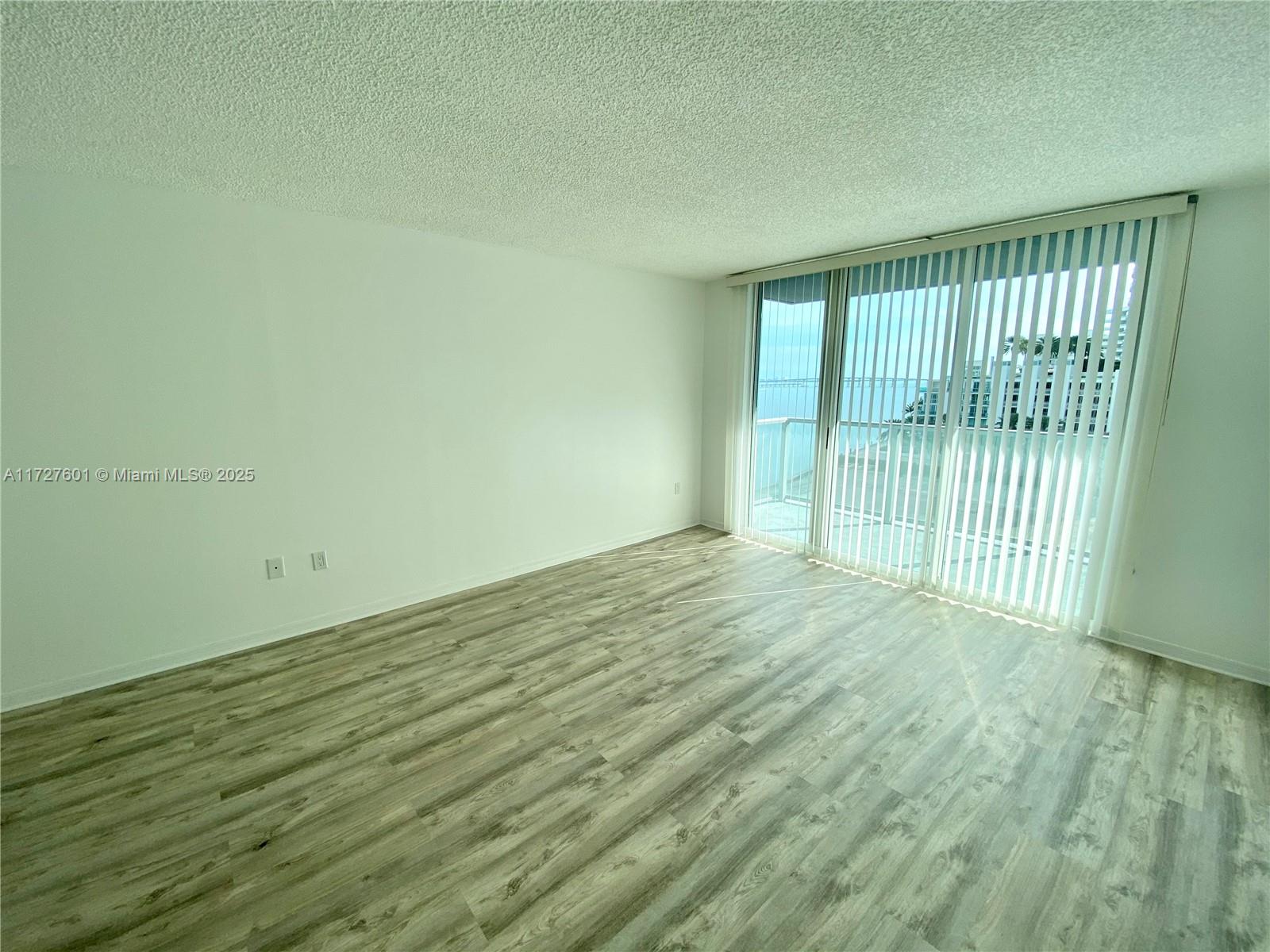 1155 Brickell Bay Dr #607, Miami FL 33131