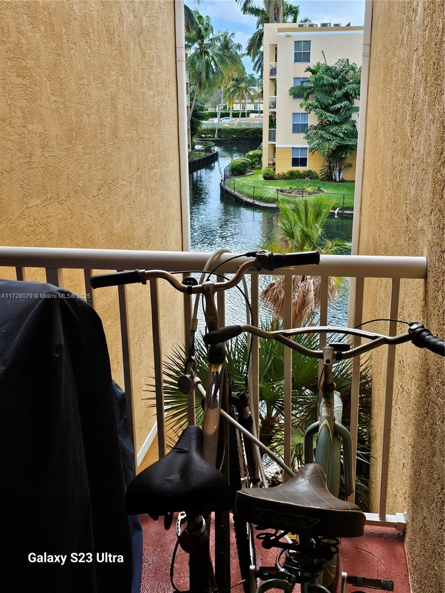 Residential, Dania Beach, Florida image 13
