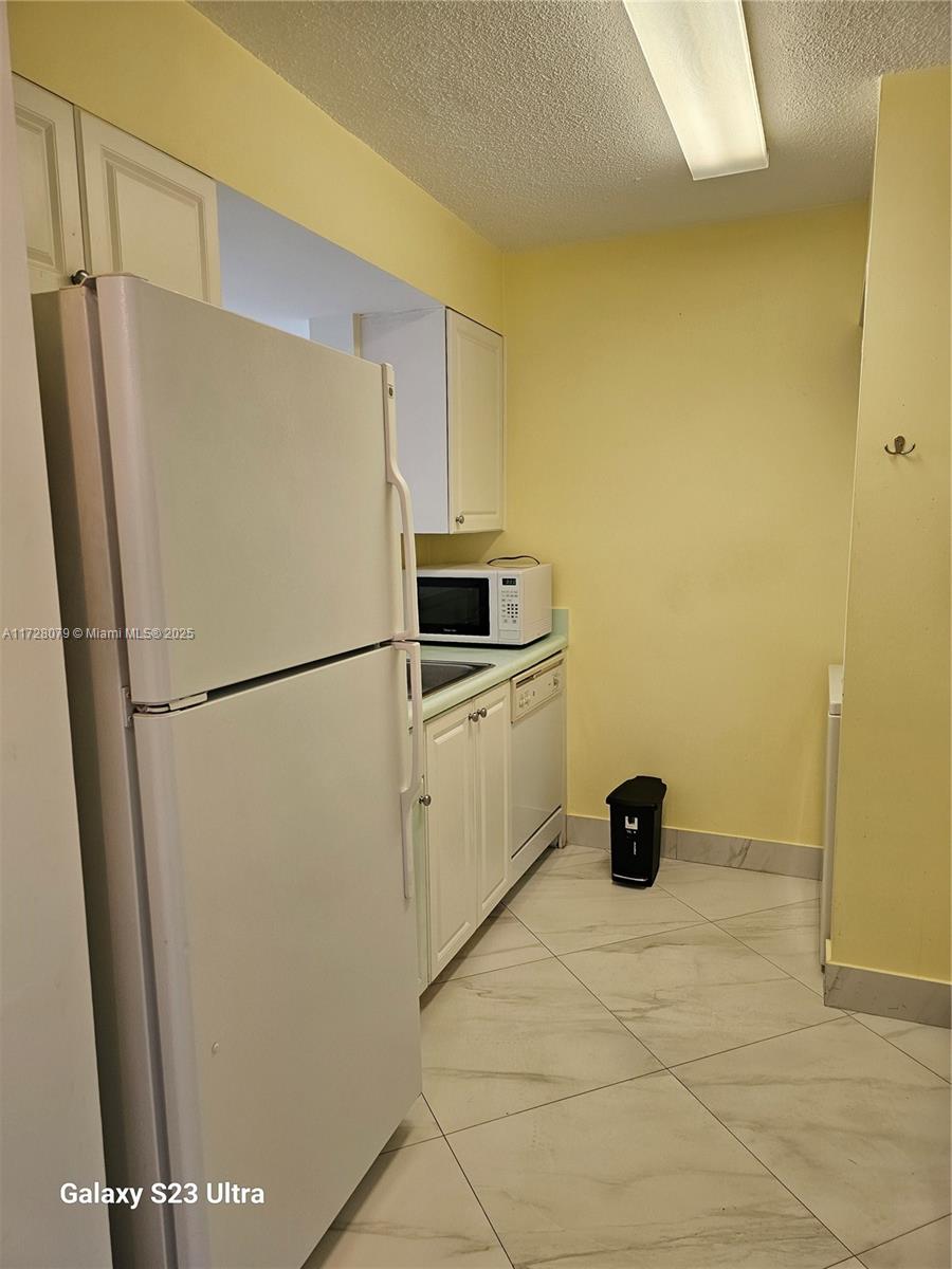 Residential, Dania Beach, Florida image 3