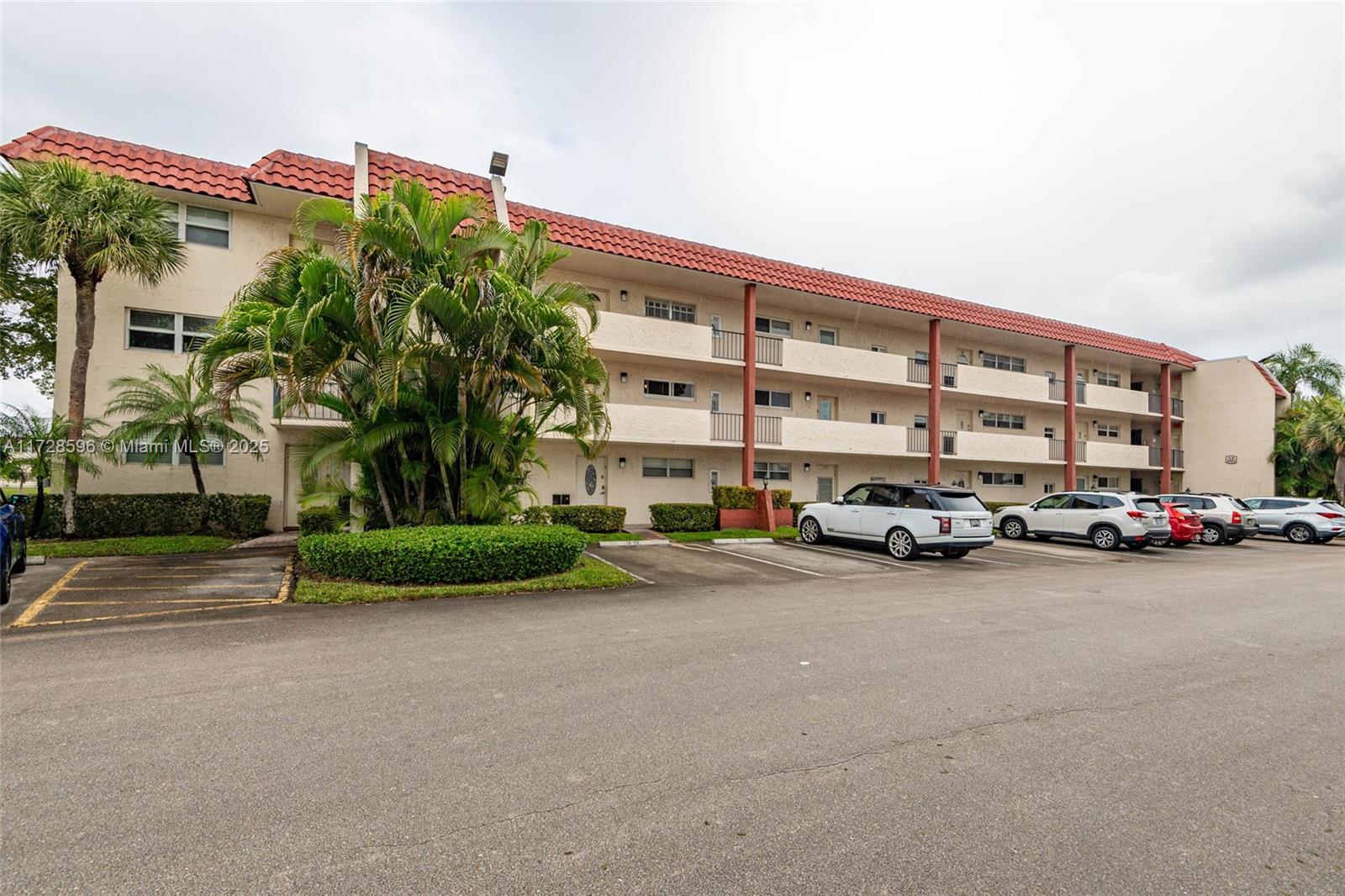 9423 S Hollybrook Lake Dr #209, Pembroke Pines, Florida image 28