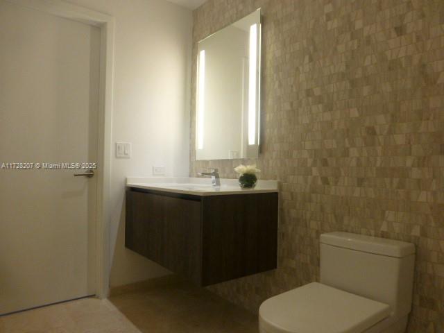 88 SW 7th St #2203, Miami FL 33130