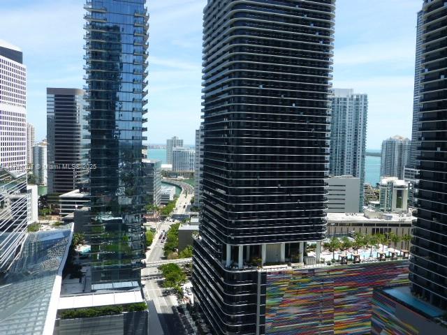 88 SW 7th St #2203, Miami FL 33130