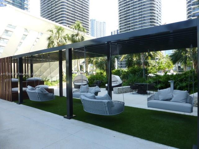 88 SW 7th St #2203, Miami FL 33130