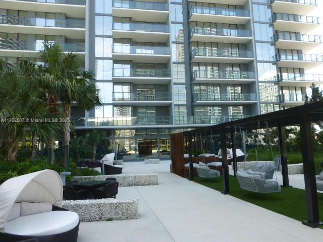 88 SW 7th St #2203, Miami FL 33130