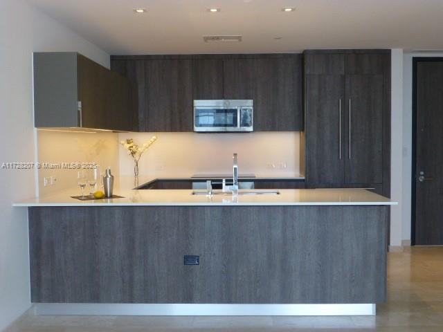 88 SW 7th St #2203, Miami FL 33130