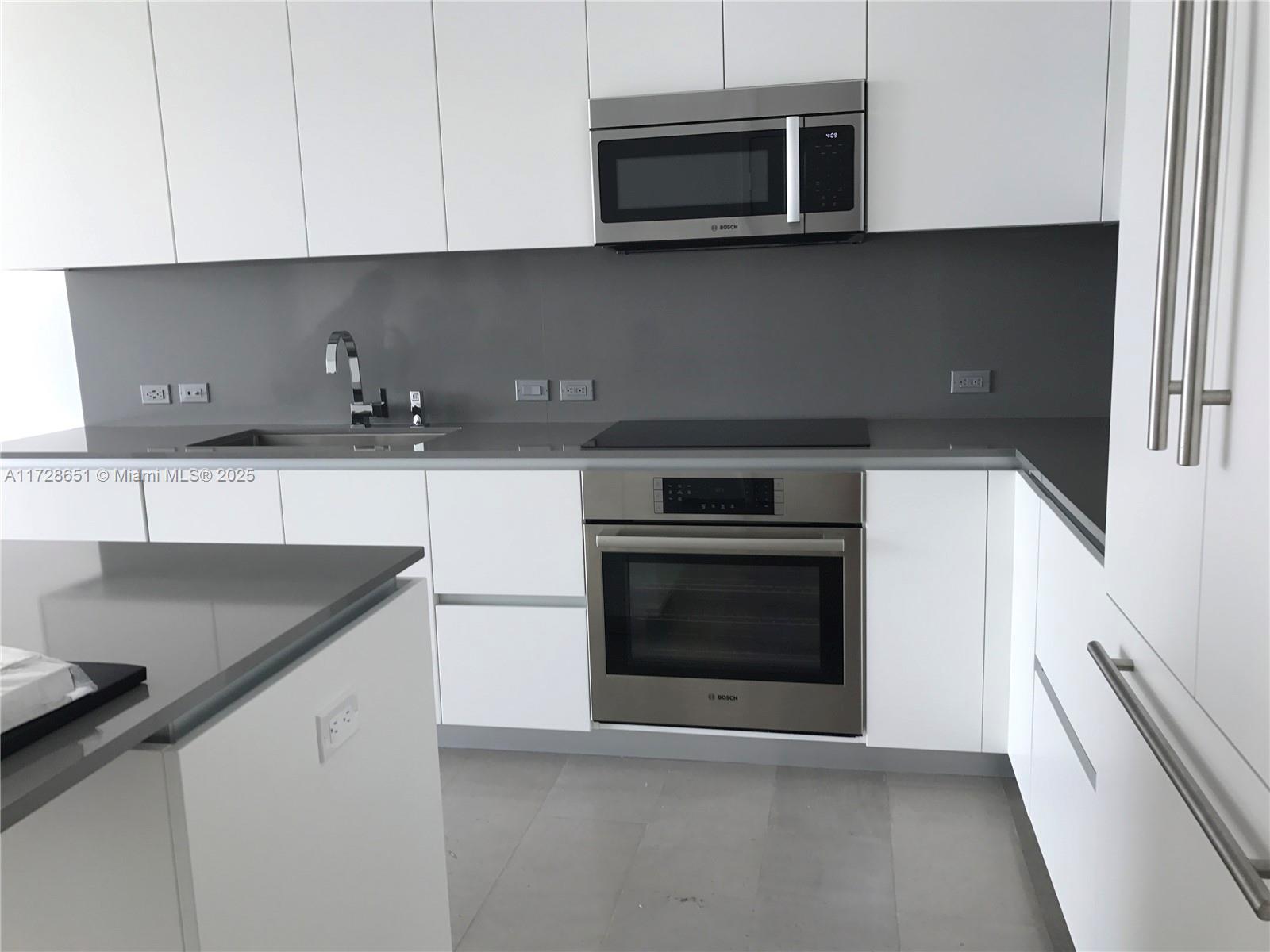 88 SW 7 Street #1406, Miami FL 33130