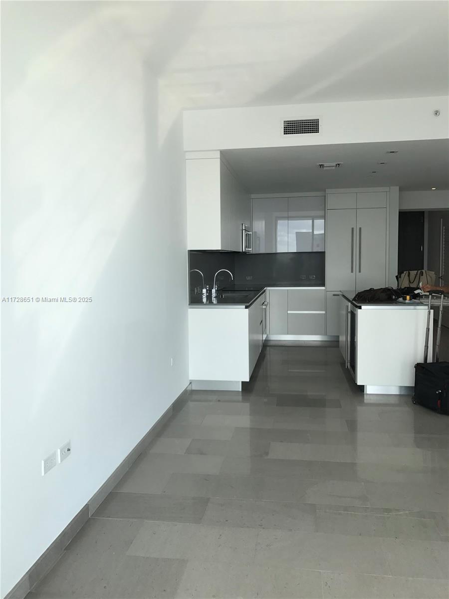 88 SW 7 Street #1406, Miami FL 33130