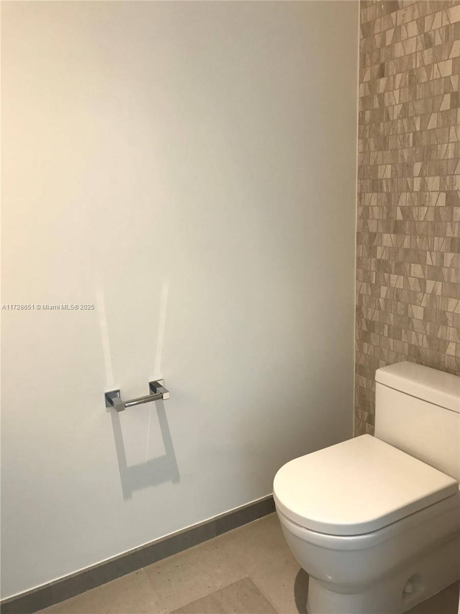 88 SW 7 Street #1406, Miami FL 33130