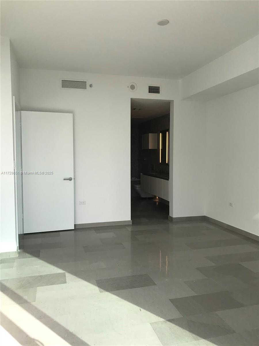 88 SW 7 Street #1406, Miami FL 33130