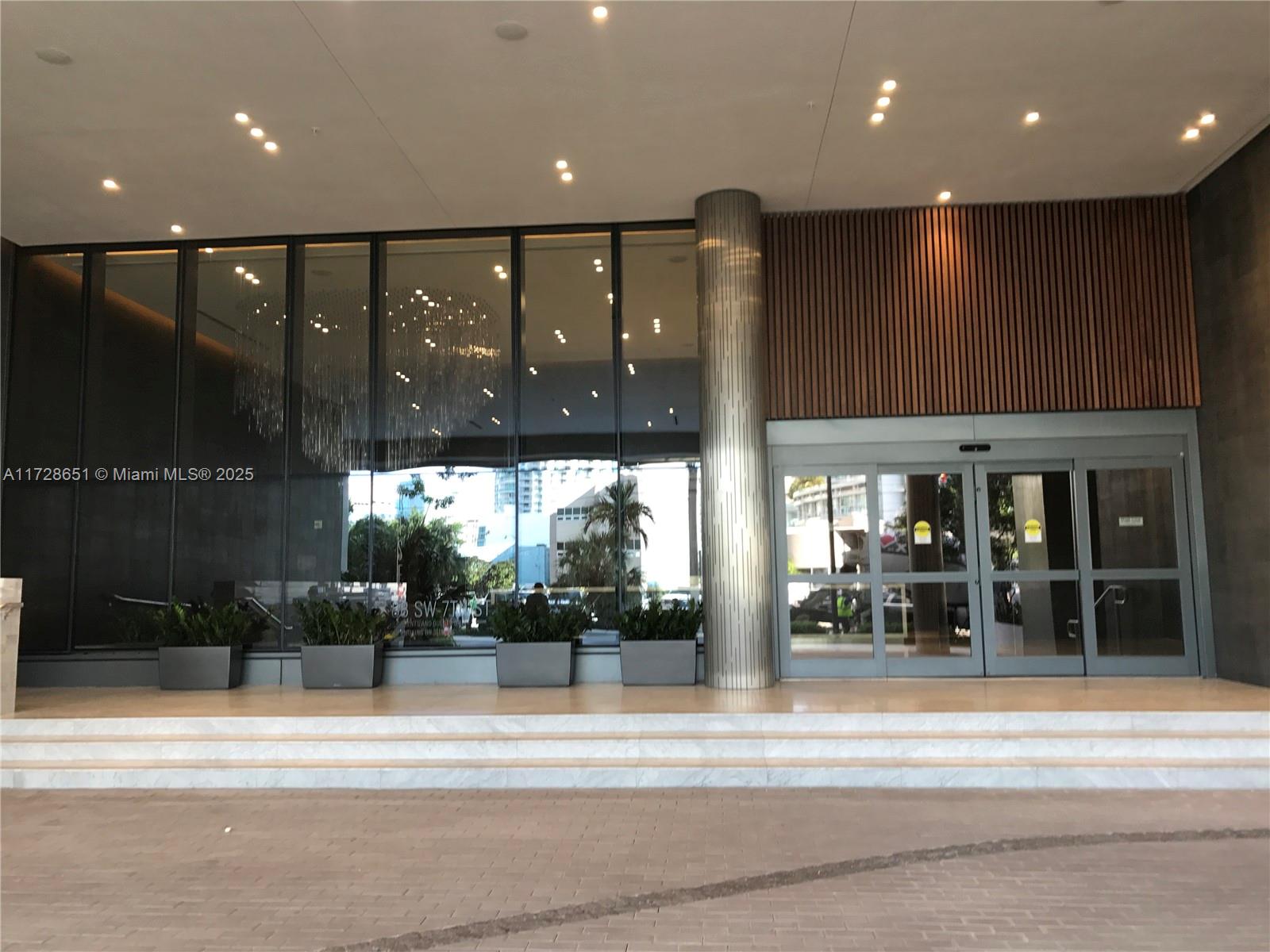 88 SW 7 Street #1406, Miami FL 33130