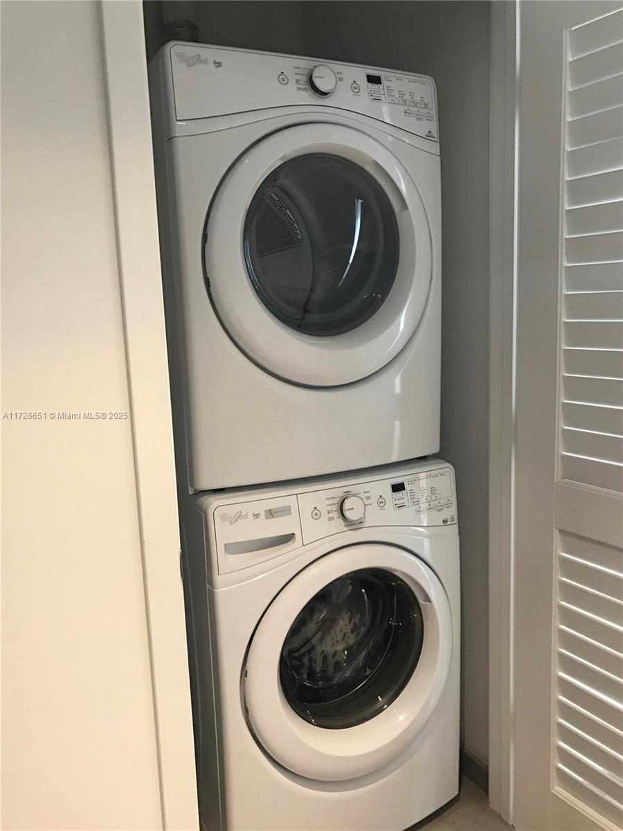 88 SW 7 Street #1406, Miami FL 33130