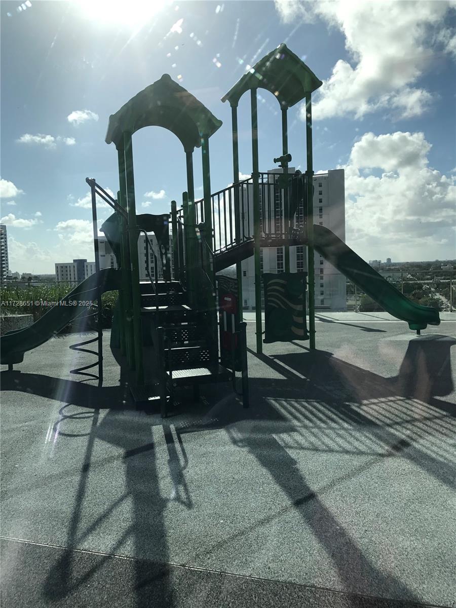 88 SW 7 Street #1406, Miami FL 33130