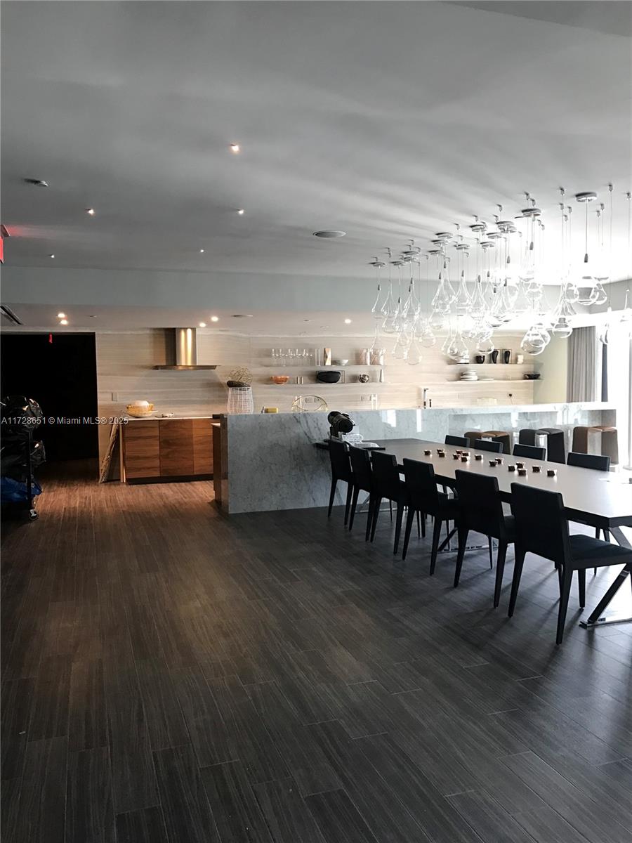 88 SW 7 Street #1406, Miami FL 33130