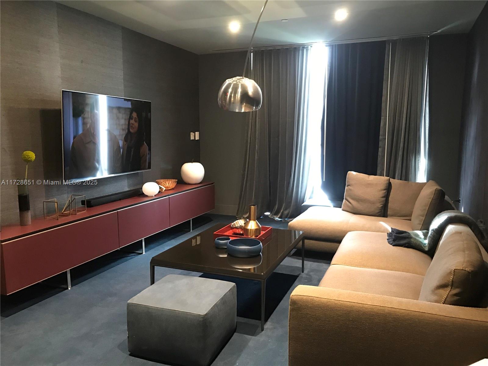 88 SW 7 Street #1406, Miami FL 33130