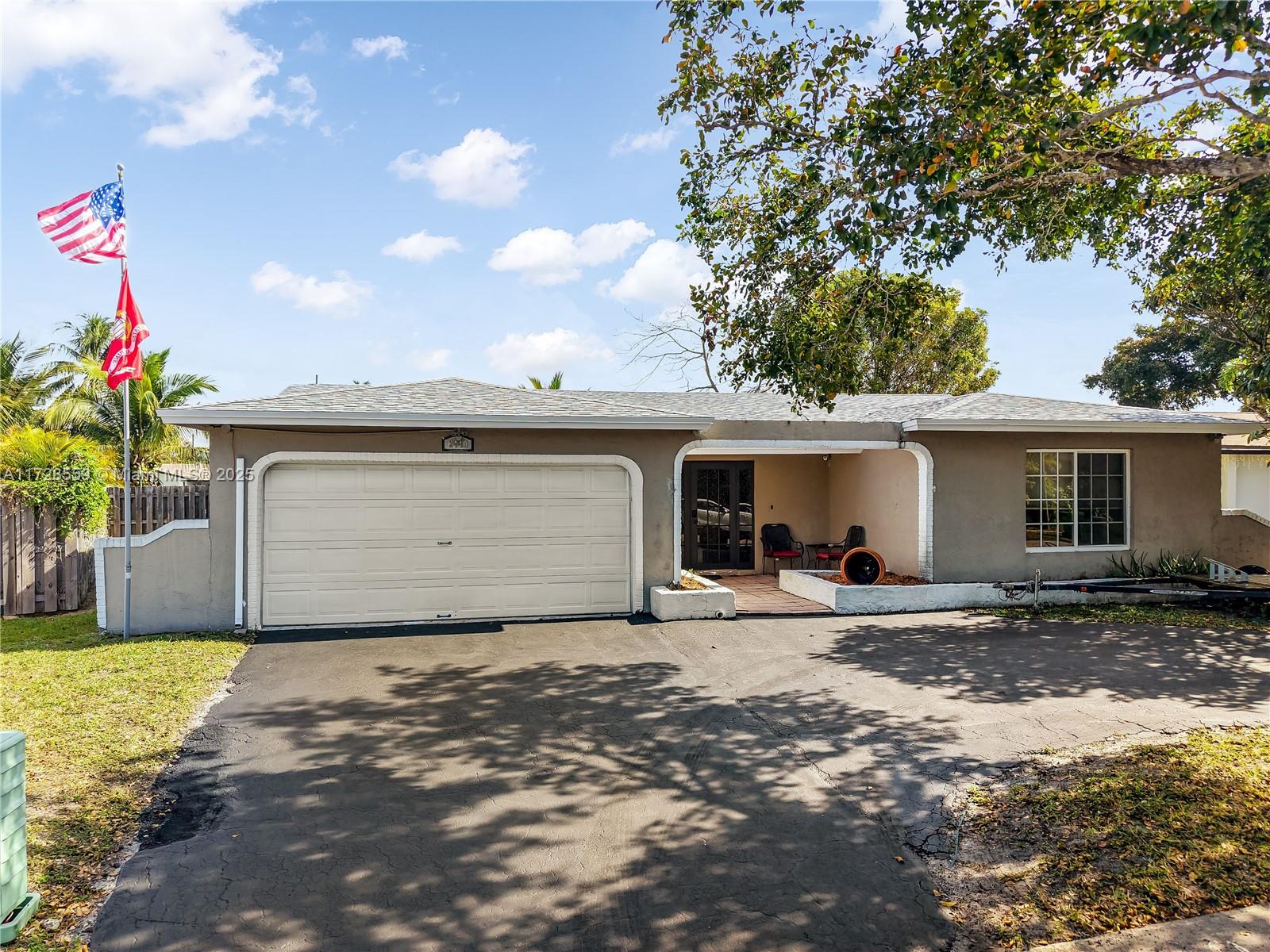 2440 NW 94th Way, Sunrise, Florida image 1