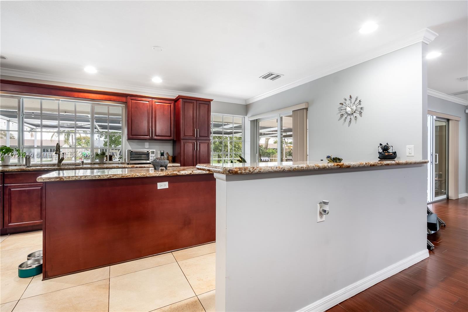 2440 NW 94th Way, Sunrise, Florida image 13