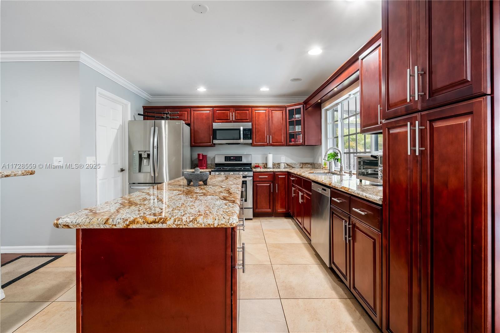 2440 NW 94th Way, Sunrise, Florida image 14