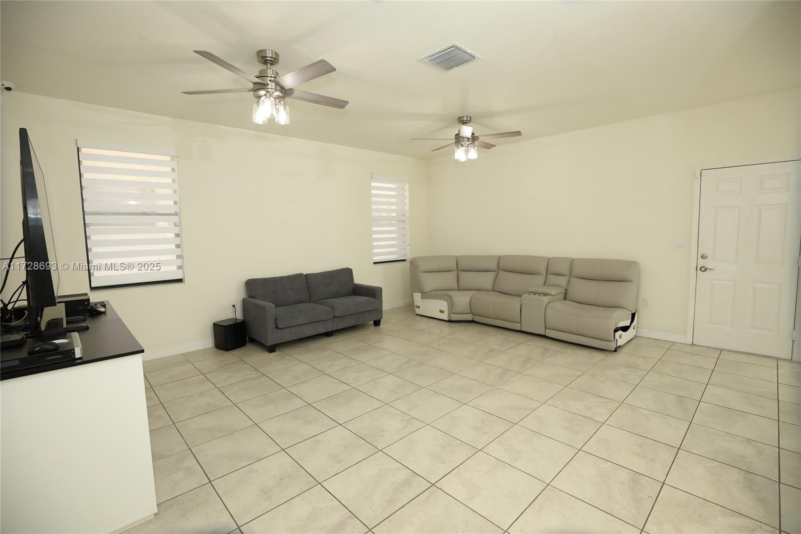 3531 W 104th Ter, Hialeah, Florida image 4