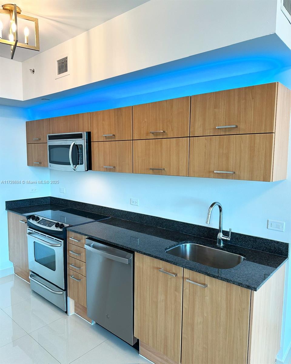 350 S Miami Ave #1215, Miami FL 33130