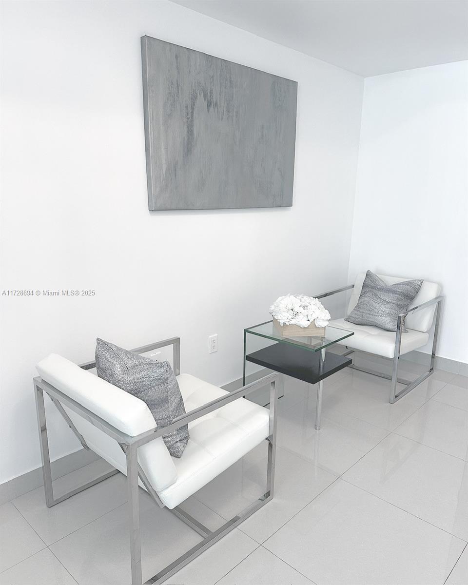 350 S Miami Ave #1215, Miami FL 33130