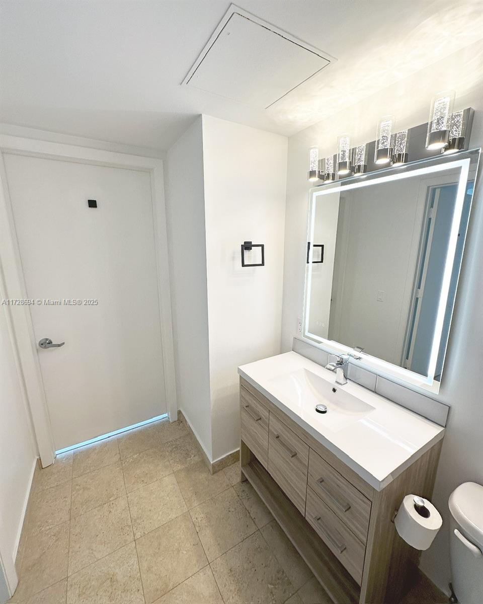350 S Miami Ave #1215, Miami FL 33130