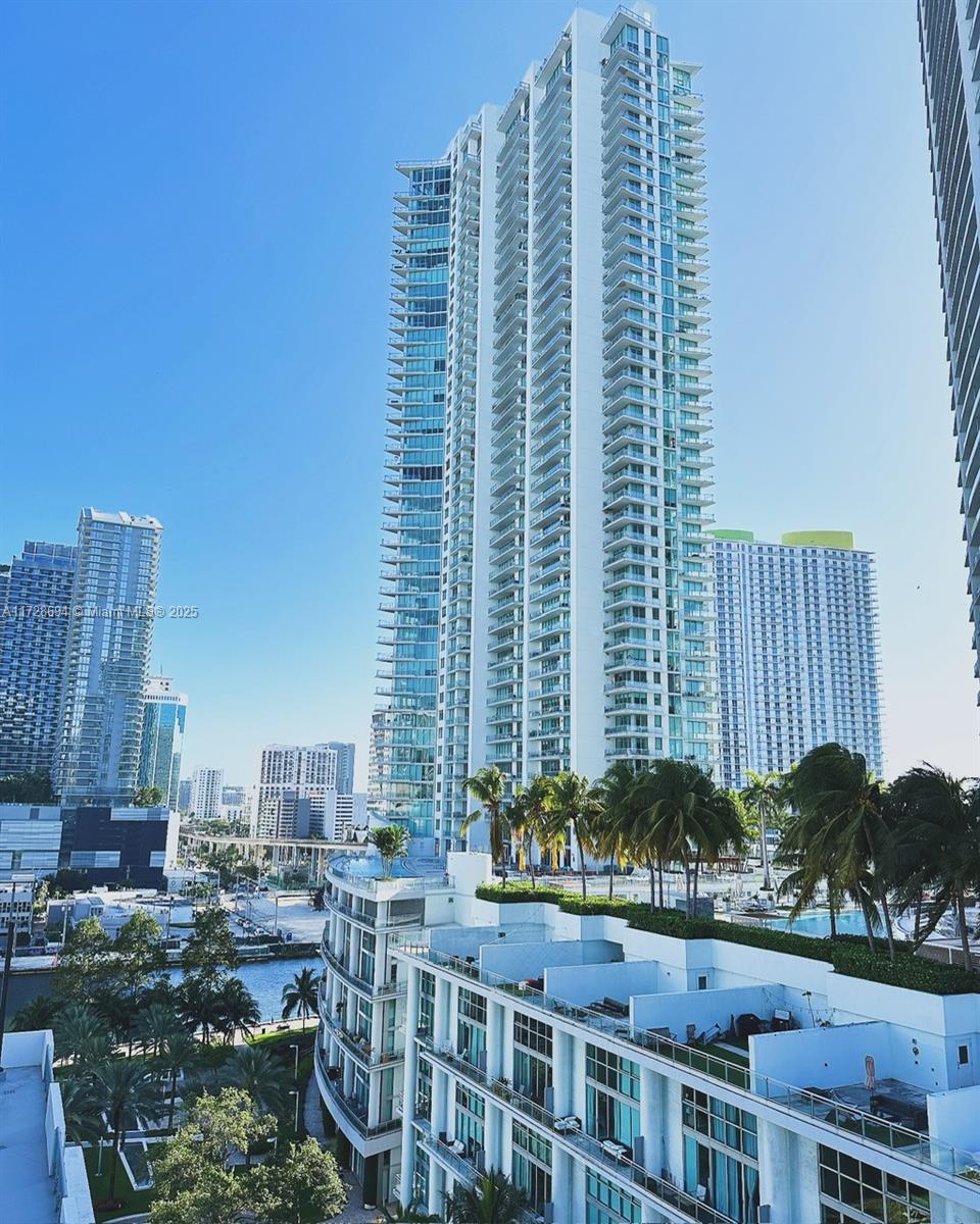 350 S Miami Ave #1215, Miami FL 33130