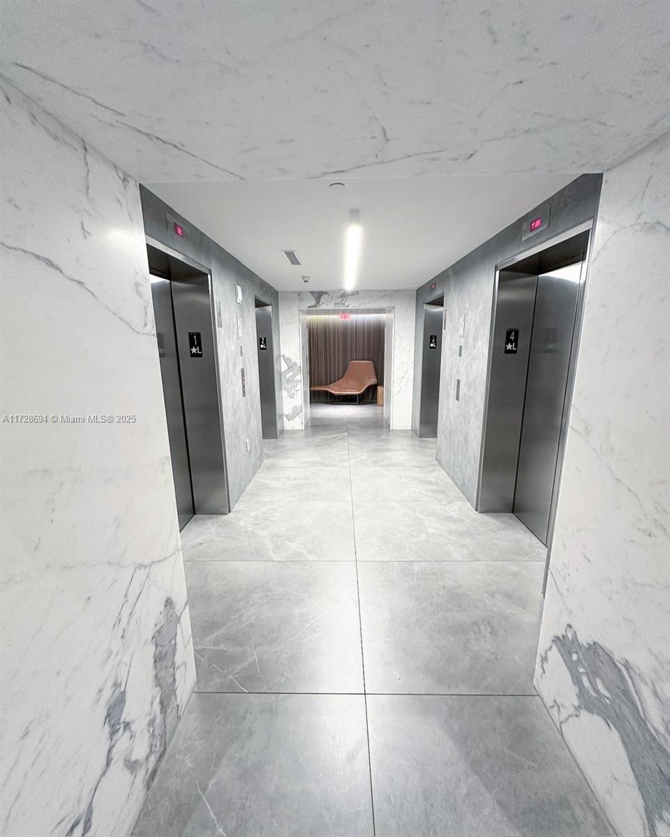 350 S Miami Ave #1215, Miami FL 33130