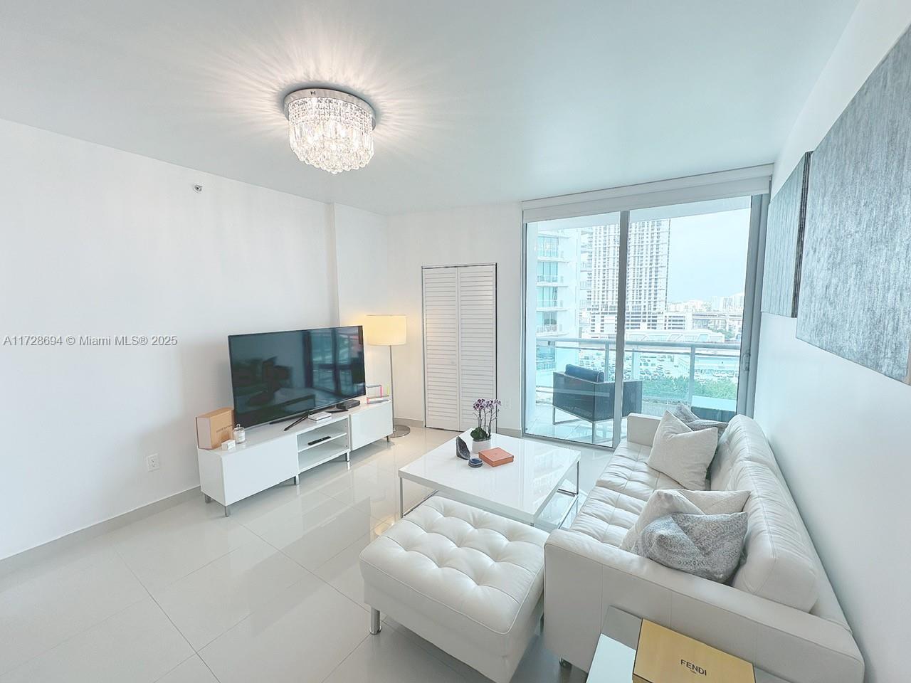 350 S Miami Ave #1215, Miami FL 33130
