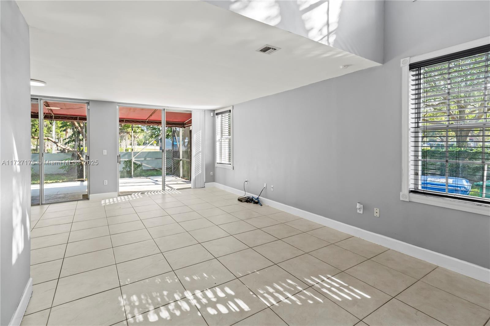 Residential, Coral Springs, Florida image 6