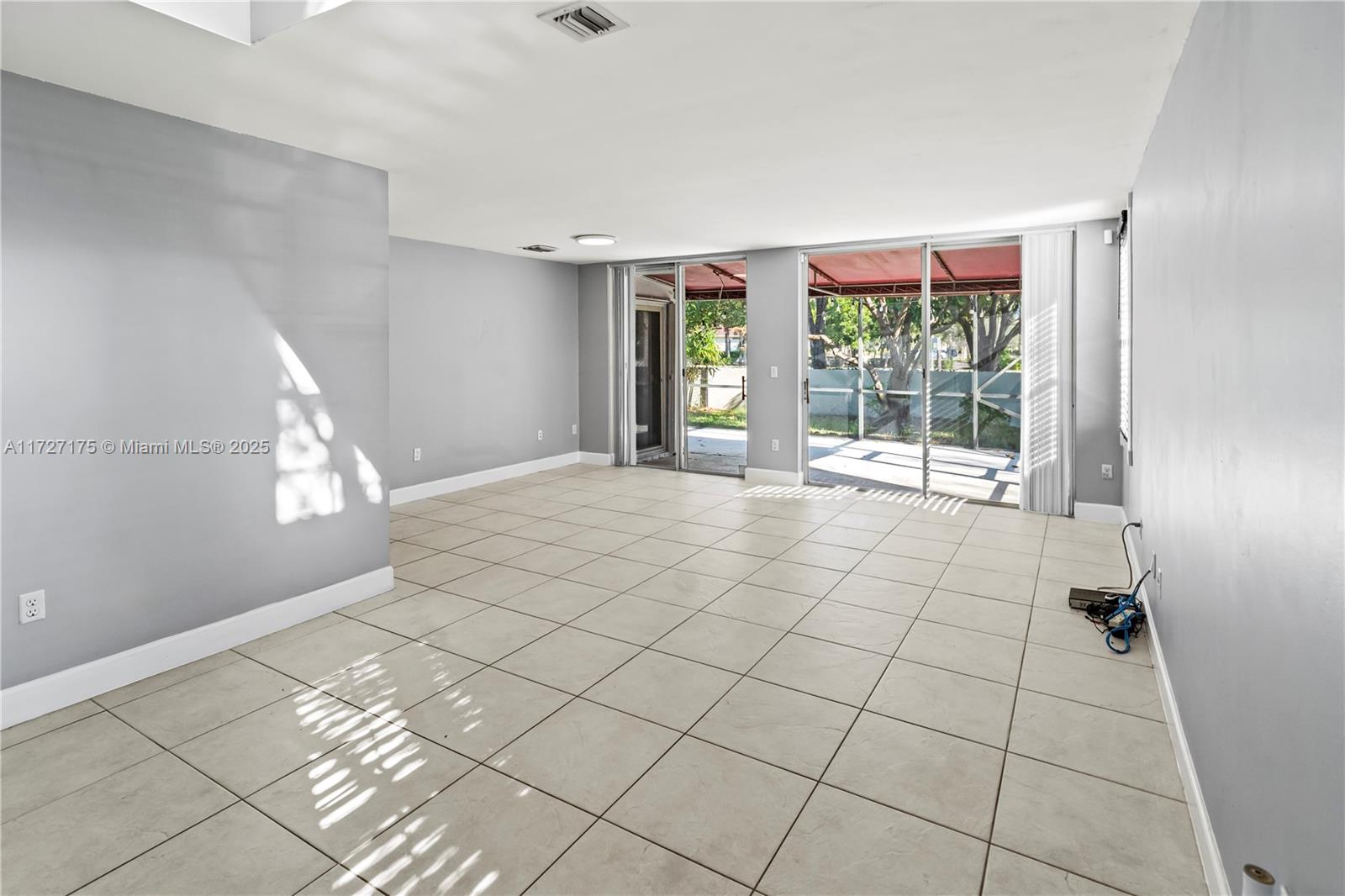 Residential, Coral Springs, Florida image 7