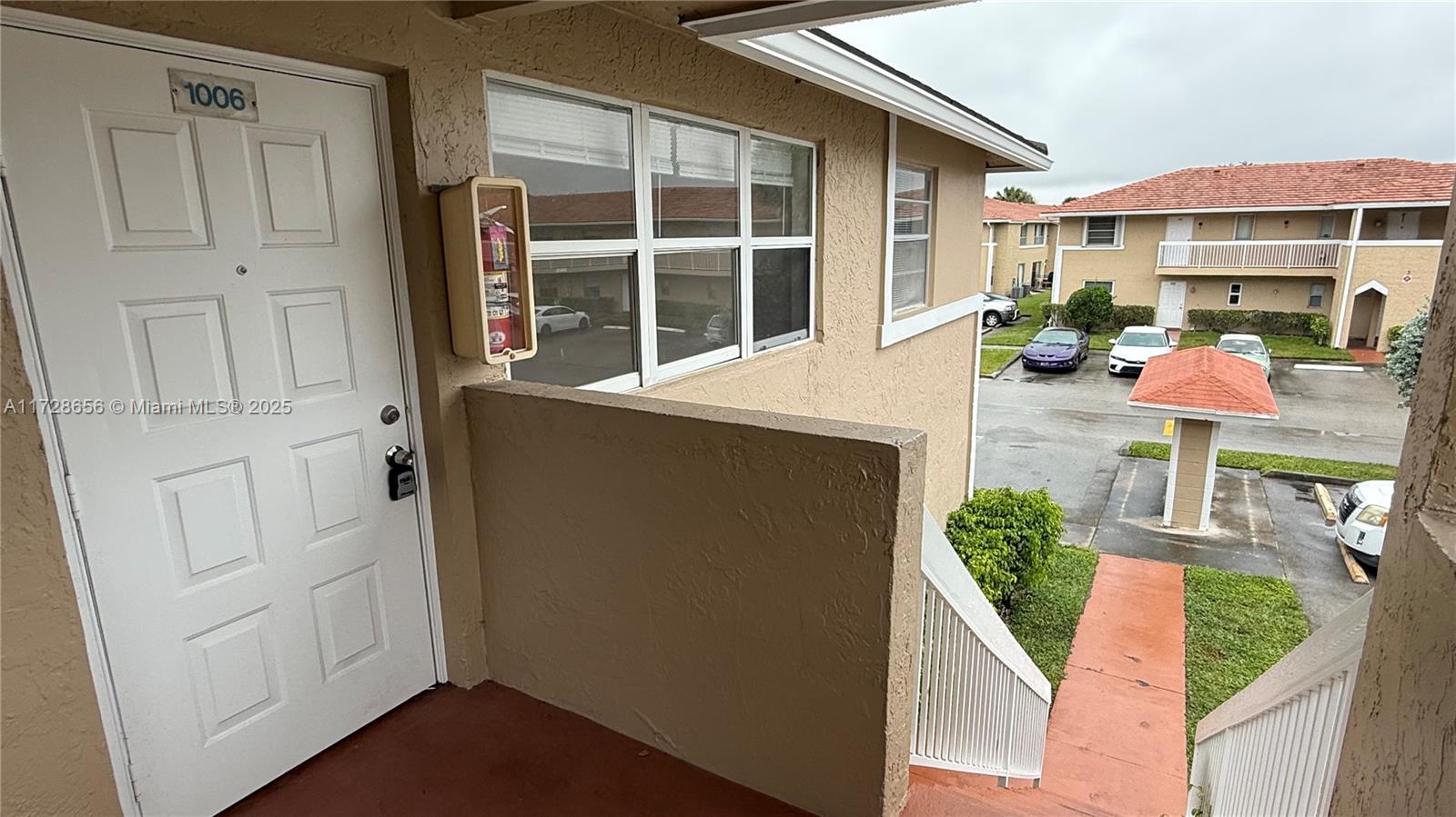 1006 Twin Lakes Dr #20-E, Coral Springs, Florida image 2