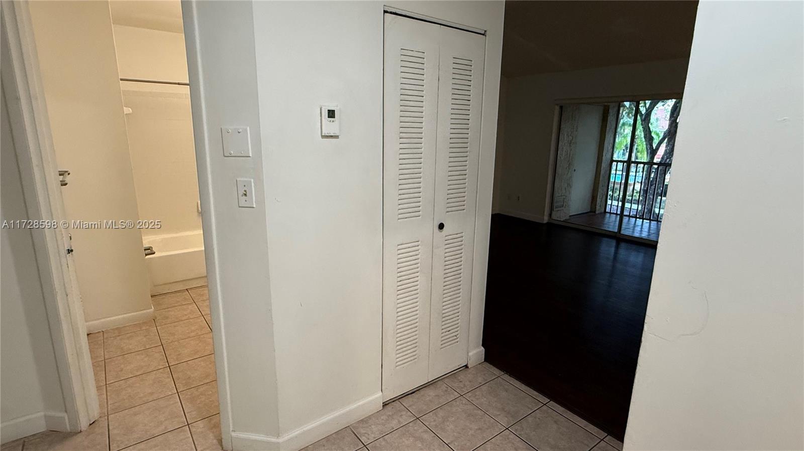 906 Coral Club Dr #906, Coral Springs, Florida image 6