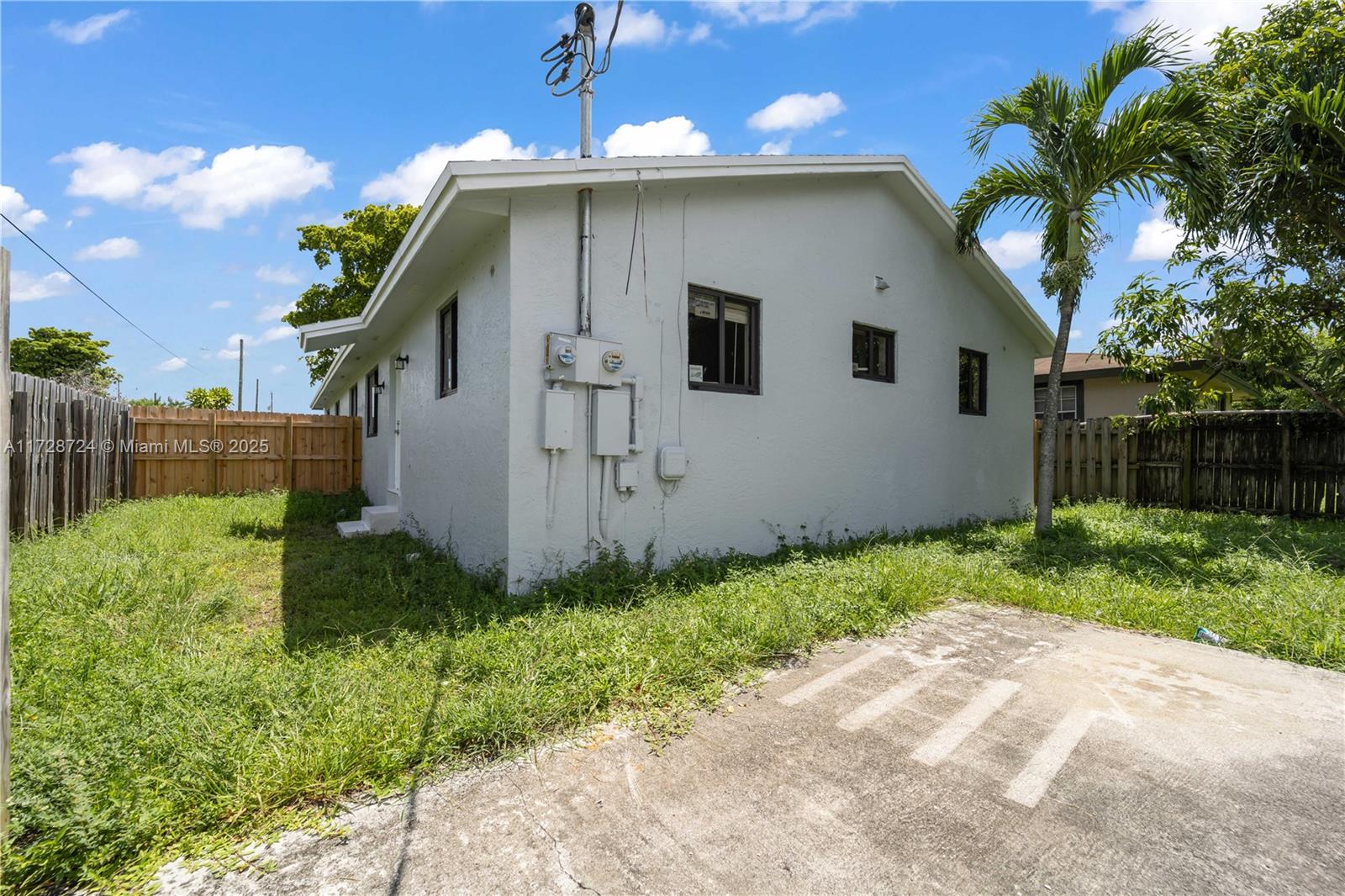 303 NW 7th St, Hallandale Beach, Florida image 1