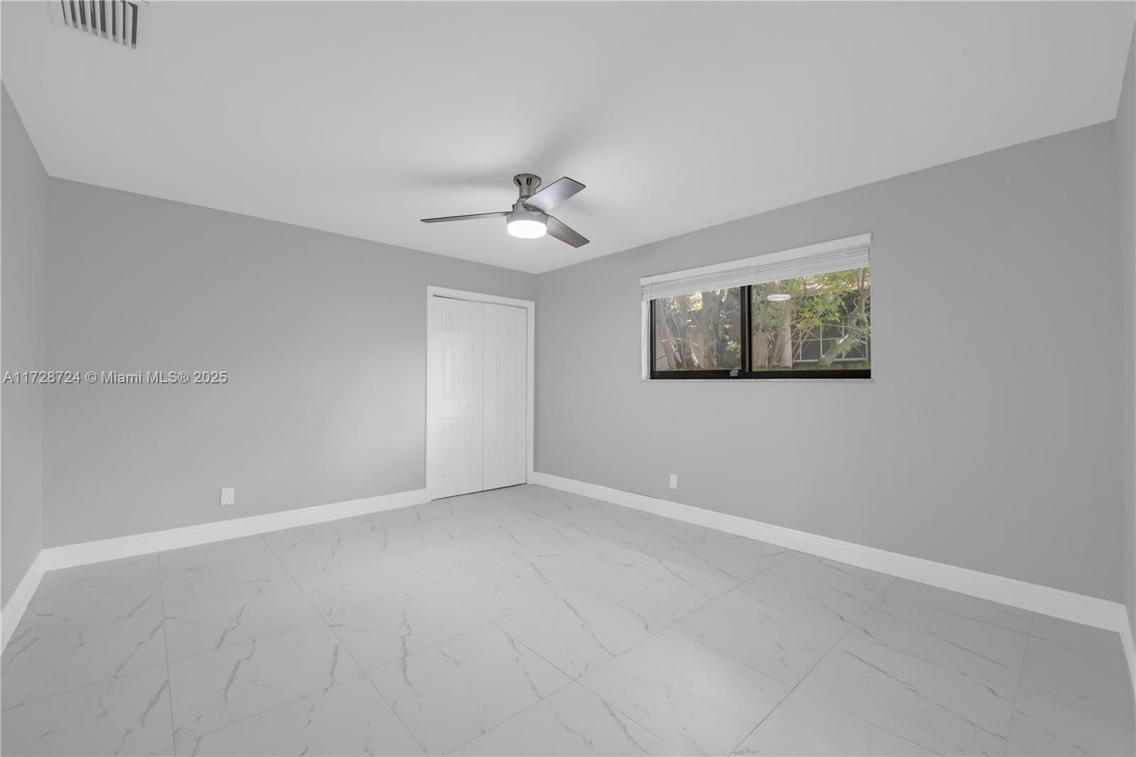 303 NW 7th St, Hallandale Beach, Florida image 13