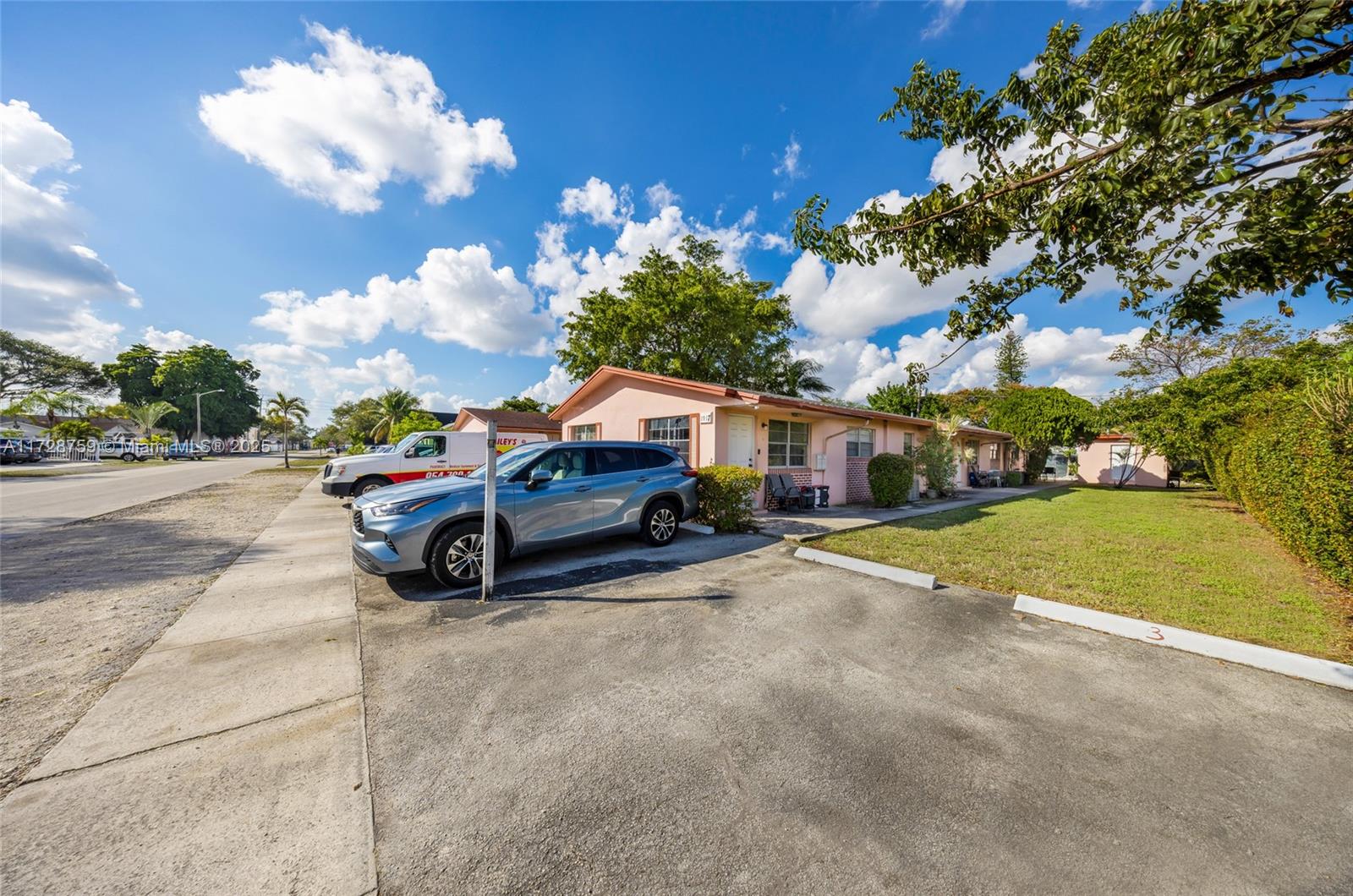 1917 Grant St, Hollywood, Florida image 6