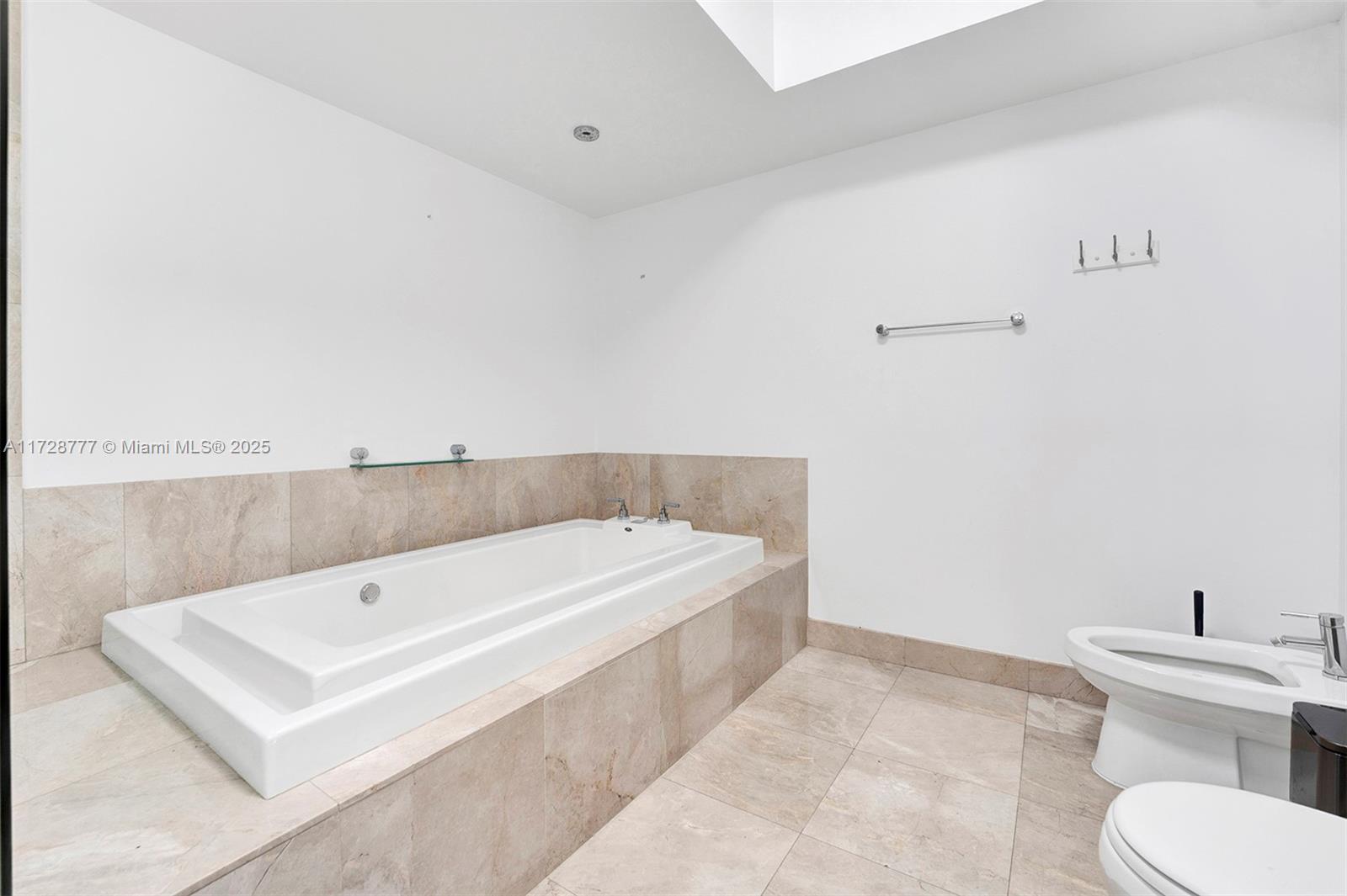 218 SE 14th St #1503, Miami FL 33131