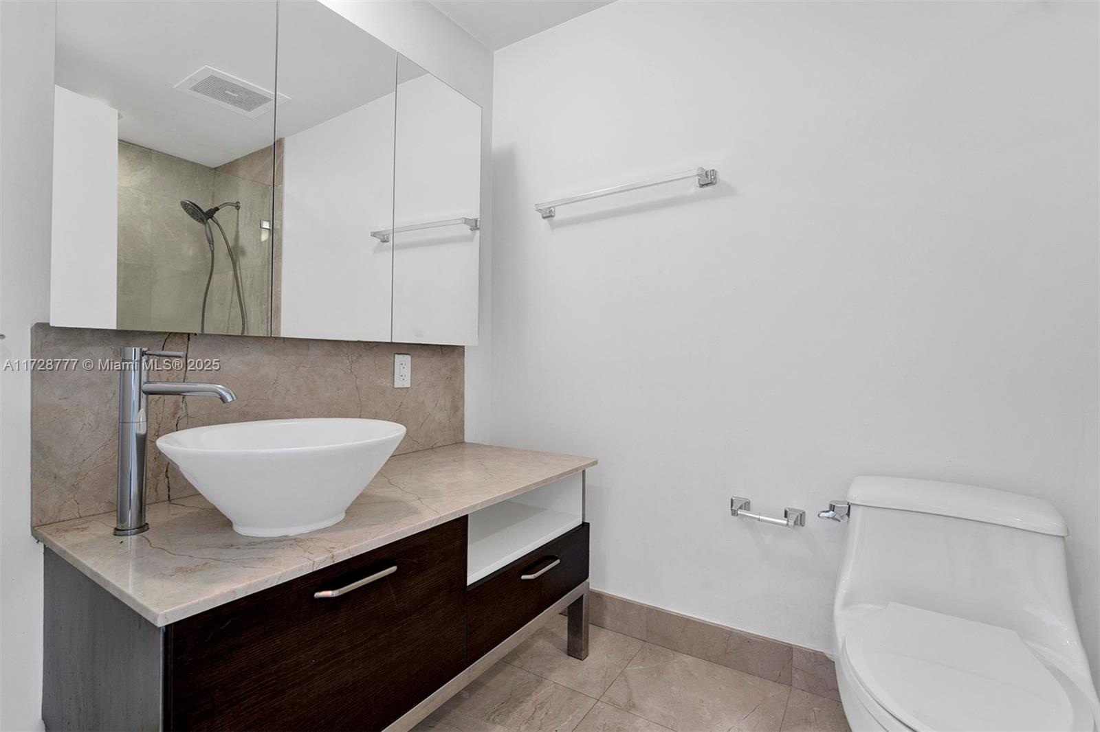 218 SE 14th St #1503, Miami FL 33131