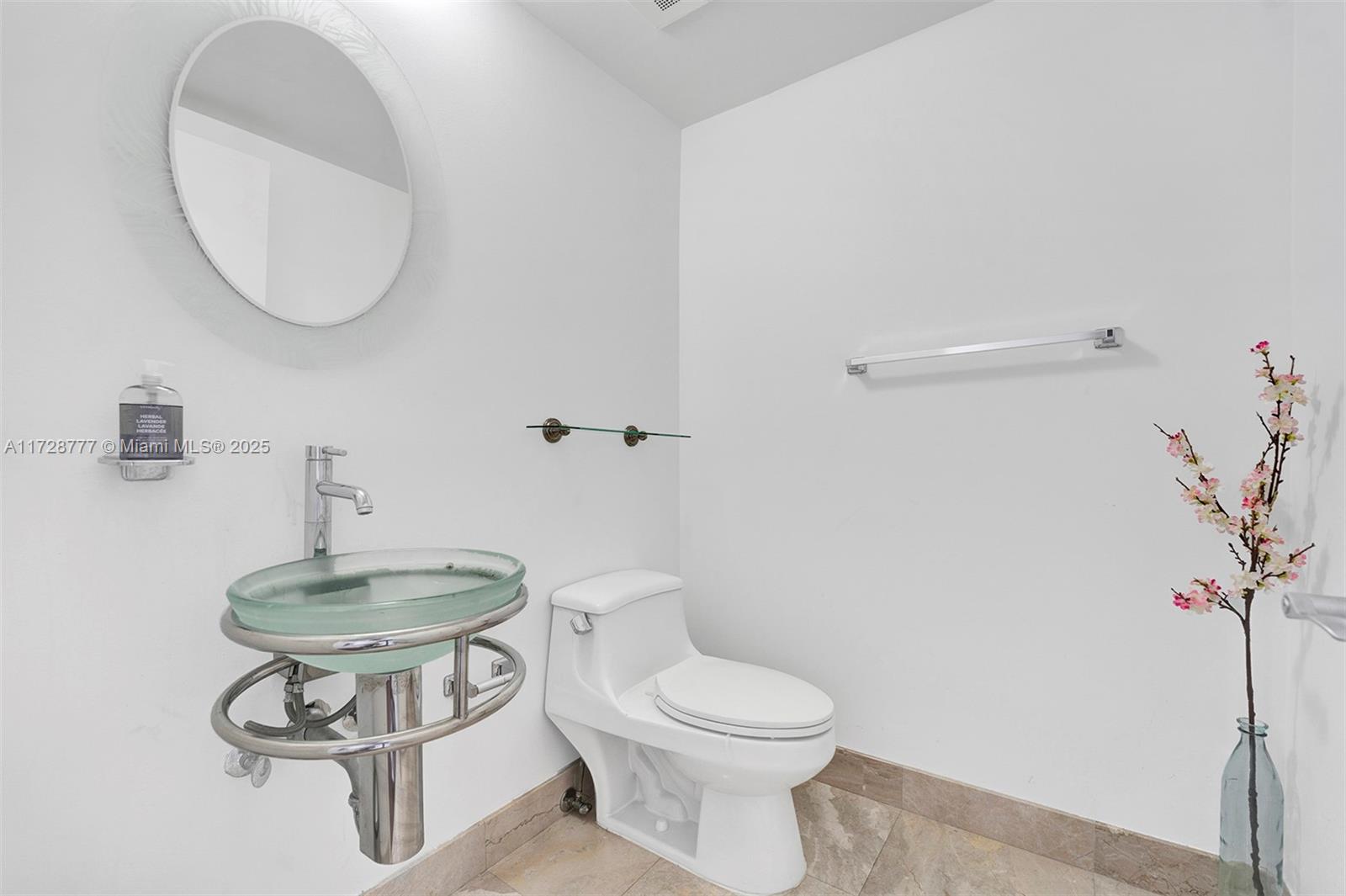 218 SE 14th St #1503, Miami FL 33131